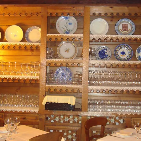 Tres Coronas De Silos Hotel