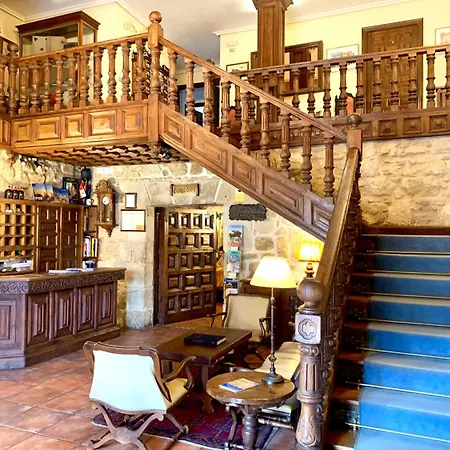 Tres Coronas De Silos