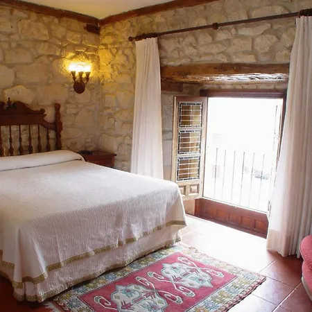 Tres Coronas De Silos Szálloda 3*