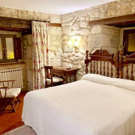 Tres Coronas De Silos 3*