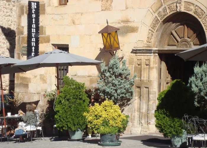 Tres Coronas De Silos Santo Domingo De Silos