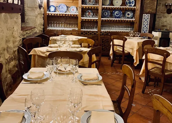 Hotel Tres Coronas De Silos 3*