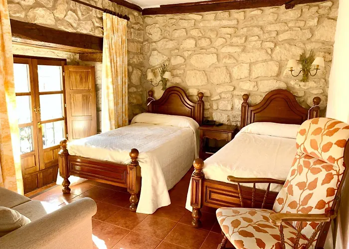 Hotel Tres Coronas De Silos 3*