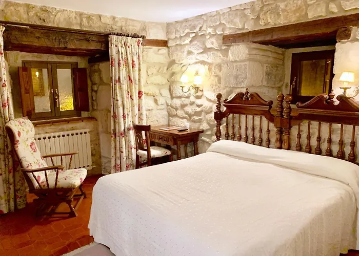 Tres Coronas De Silos Santo Domingo De Silos