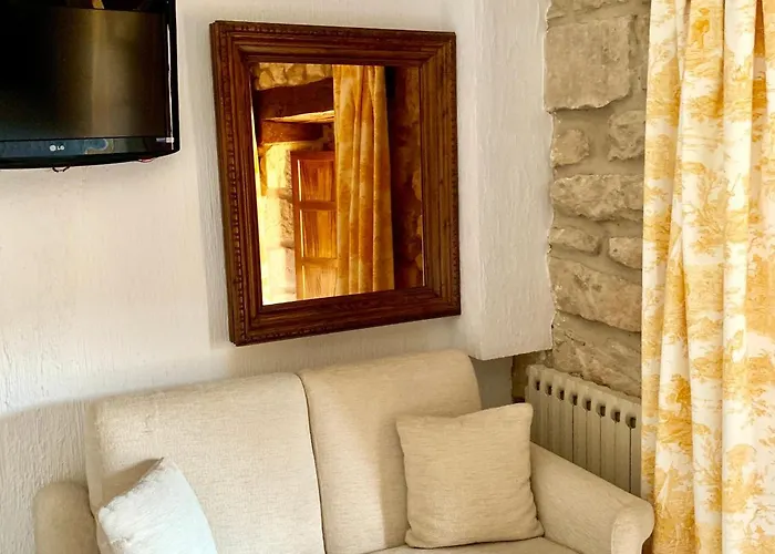 Hotel Tres Coronas De Silos 3*