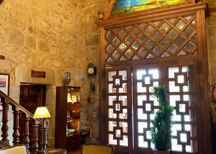 Tres Coronas De Silos Santo Domingo De Silos