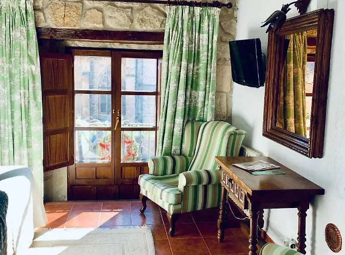 Tres Coronas De Silos 3*