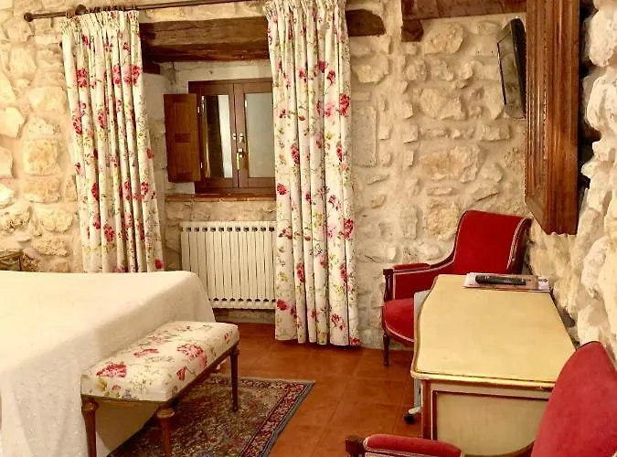 Tres Coronas De Silos 3*