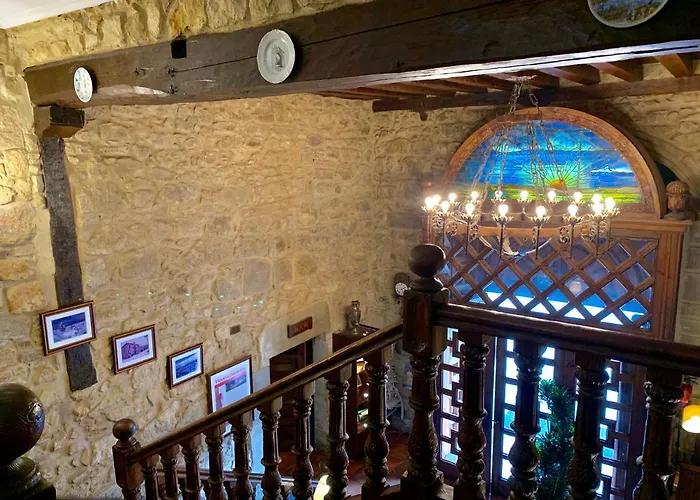 Tres Coronas De Silos